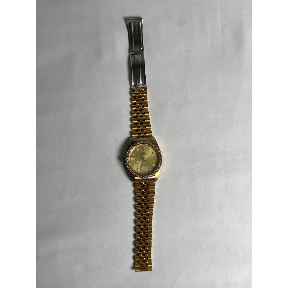 Vintage Gruen Quartz Day Date Watch Mens Gold Crystal Bezel